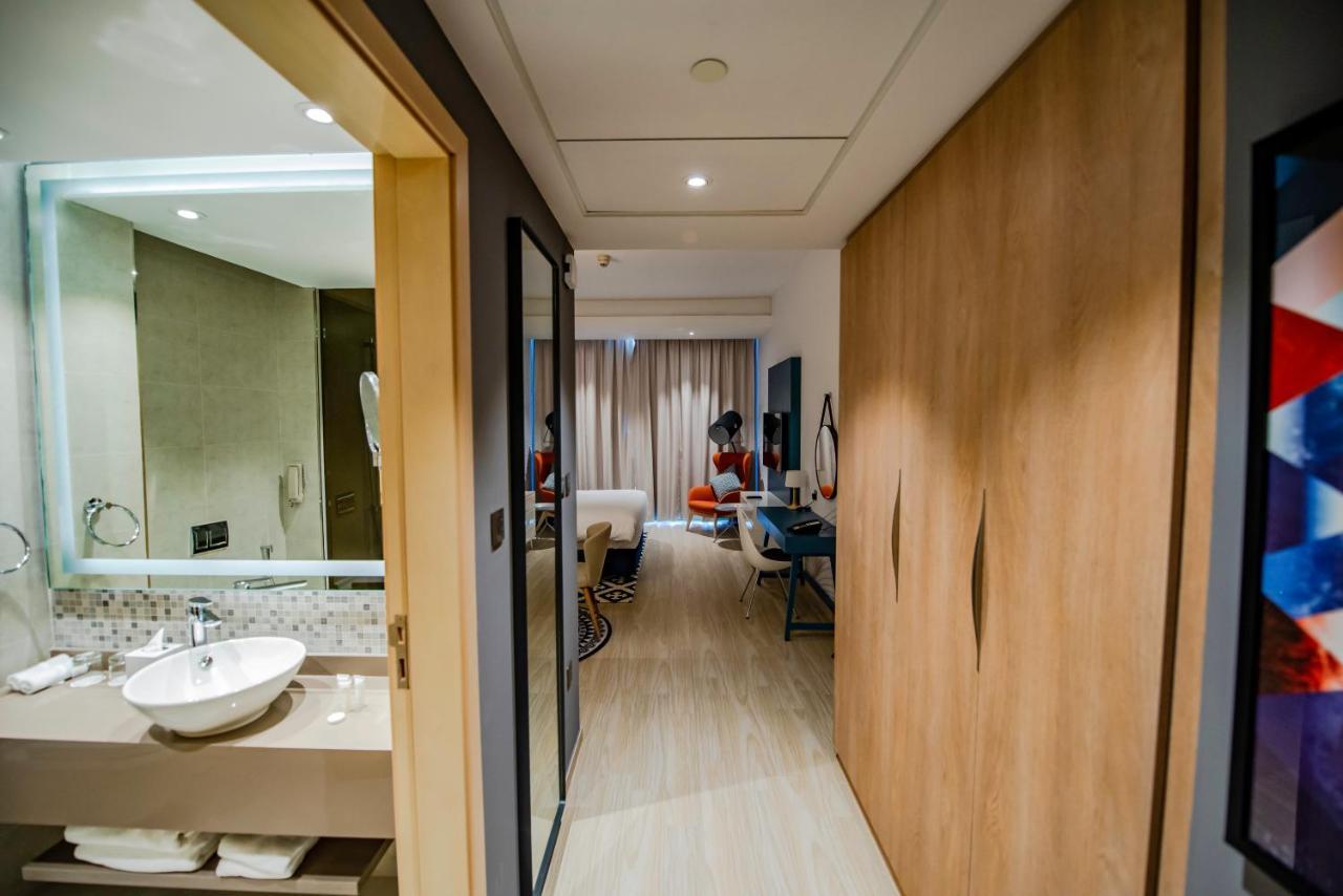 La Vie Gardens Hotel Apartments Dubai Exterior photo